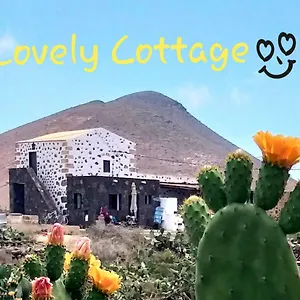 https://lovely-cottage.in-canary-islands.com